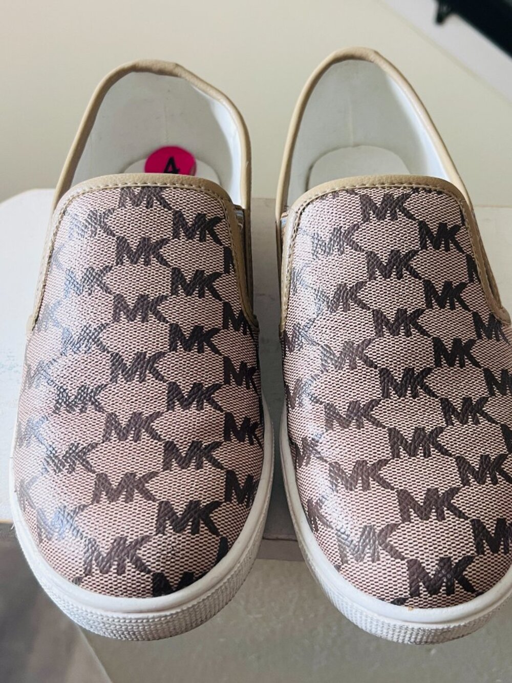 Michael Kors Girls Tan & Brown MK Logo Slip-On Sneakers Size 4